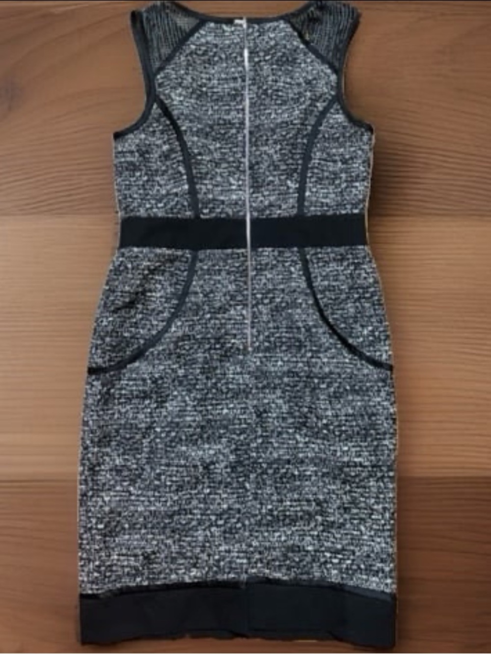 iAnn Taylor Sleeveless Perforated Shoulder Tweed Sheath Dress., Women’s size 4